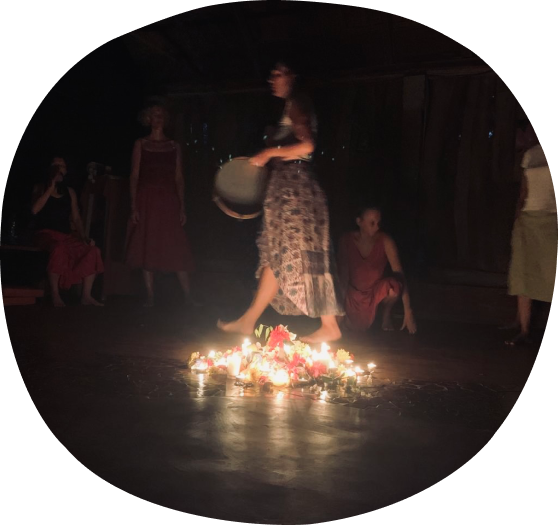 alt=“julie dark fire ">